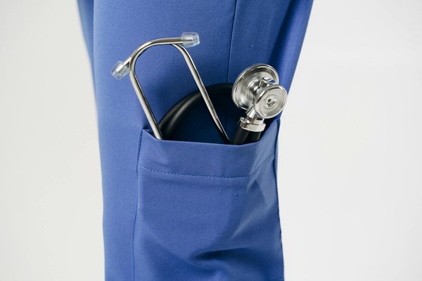 Rajeunissez vos yeux : guide complet de la blépharoplastie