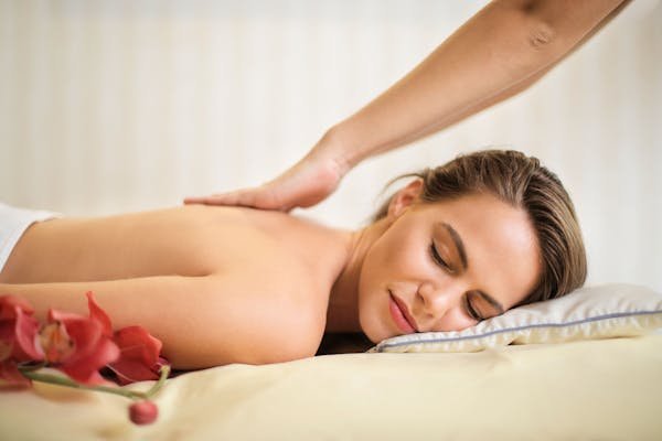 Formations de massage : accessibles à tous en suisse